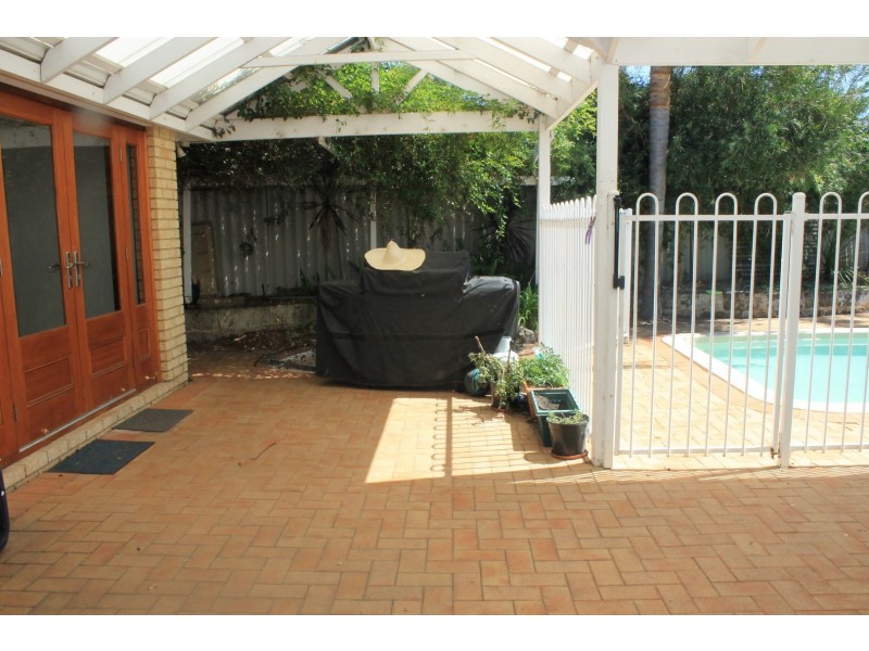 6 Watson Hill, Winthrop WA 6150