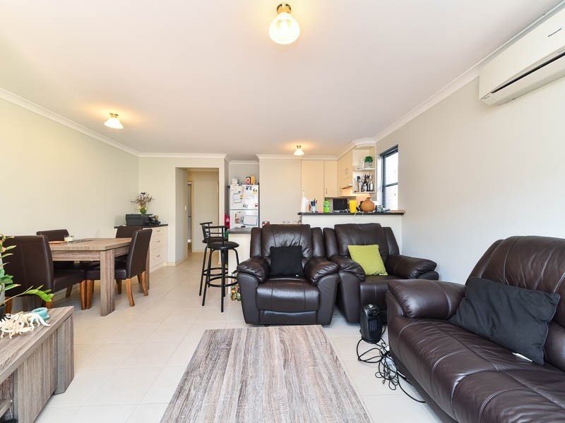 Villa 4/52 Bayview Terrace, Yangebup WA 6164