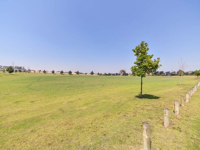 Villa 4/52 Bayview Terrace, Yangebup WA 6164