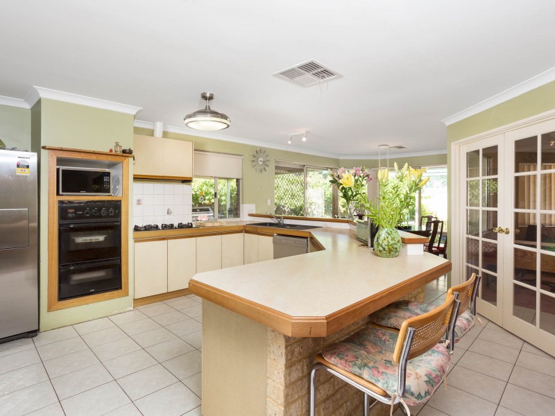 180 Glen Iris Drive, Jandakot WA 6164