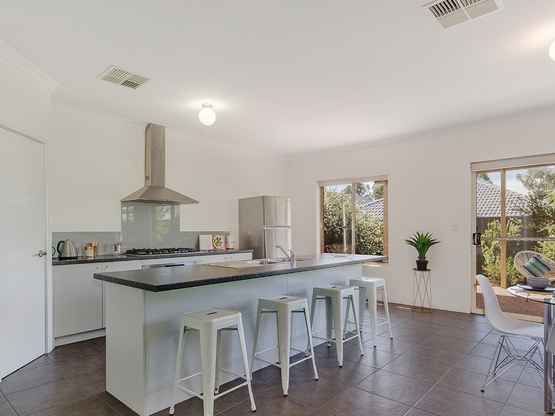 9 Ravensfield Road, Baldivis WA 6171