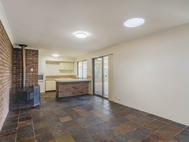 102 Elderberry Drive, South Lake WA 6164