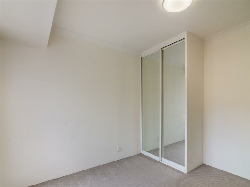 102 Elderberry Drive, South Lake WA 6164