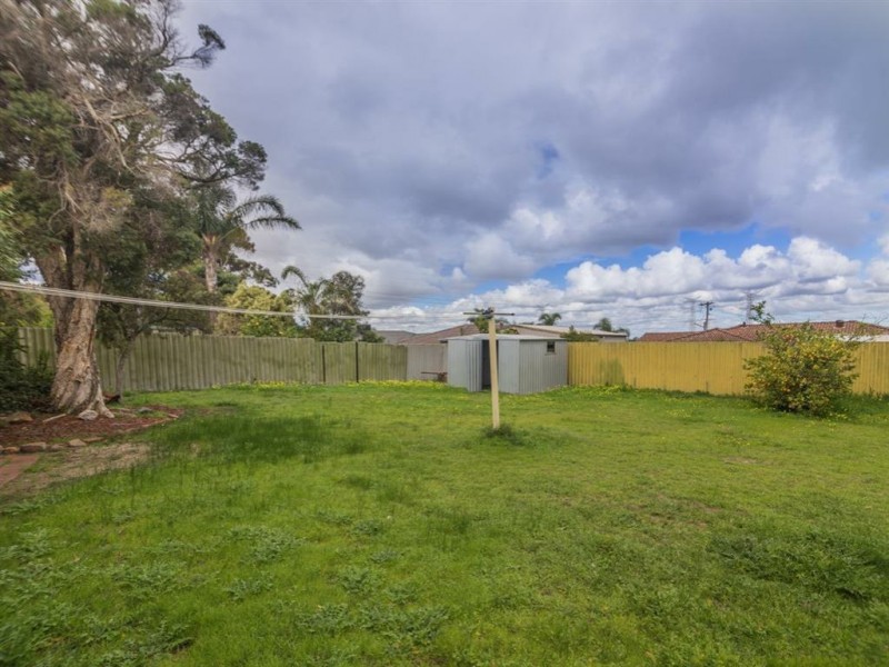 102 Elderberry Drive, South Lake WA 6164