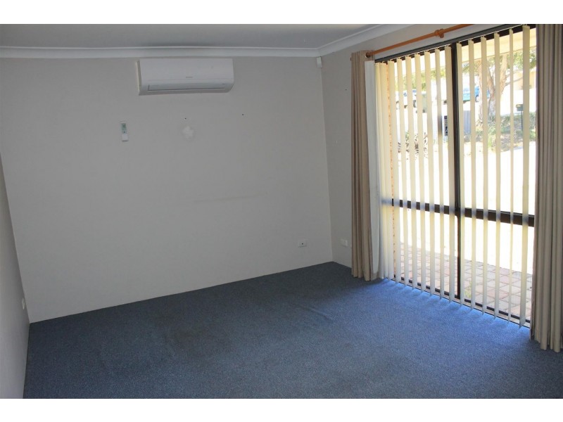 12 Kemmish Avenue, Parmelia WA 6167