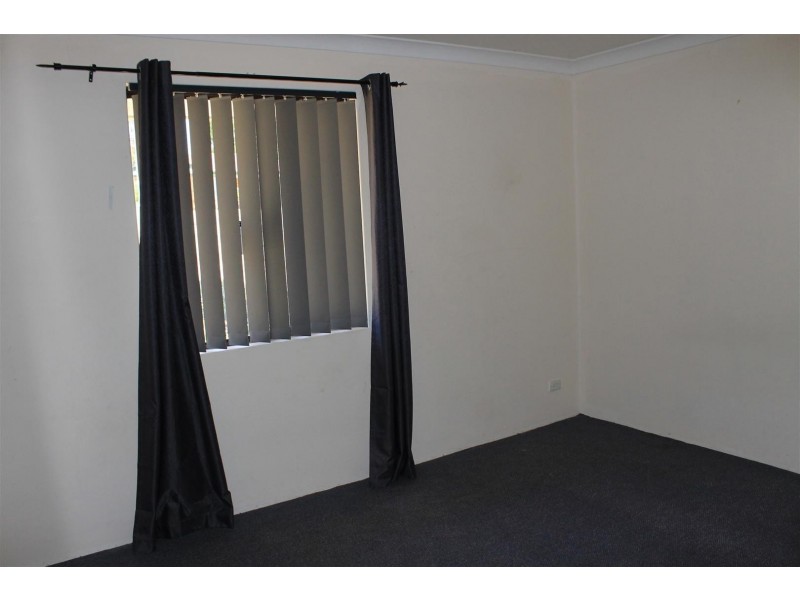 12 Kemmish Avenue, Parmelia WA 6167