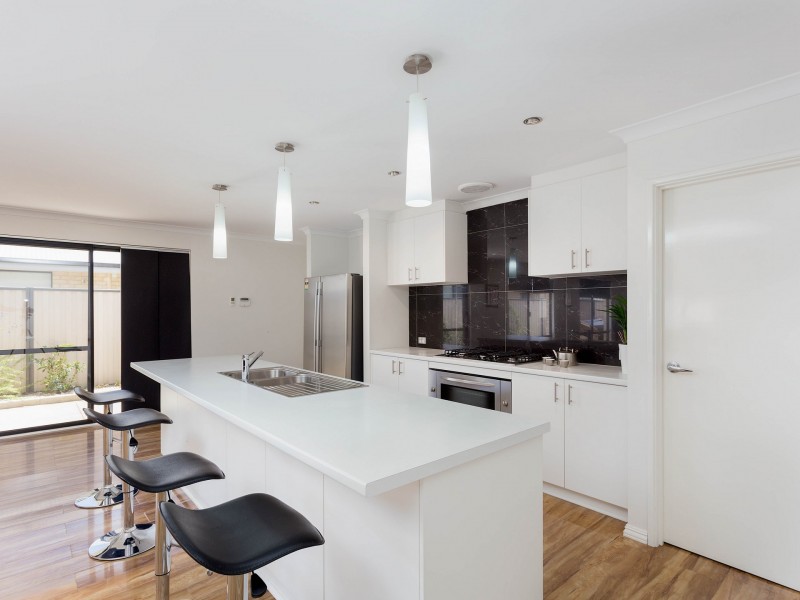 4 Belmore Bend, Aubin Grove WA 6164