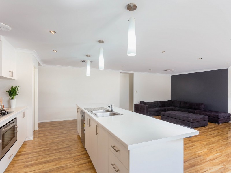 4 Belmore Bend, Aubin Grove WA 6164