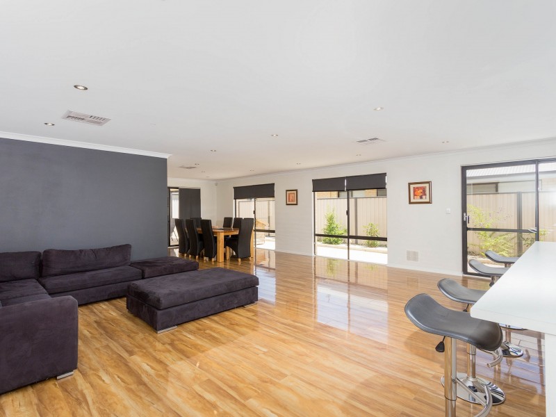 4 Belmore Bend, Aubin Grove WA 6164