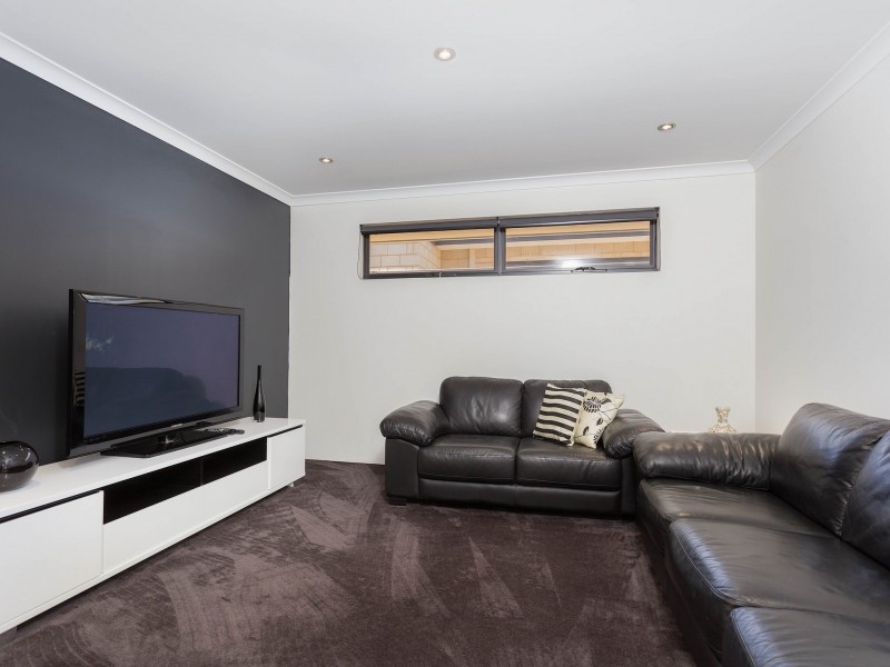 4 Belmore Bend, Aubin Grove WA 6164