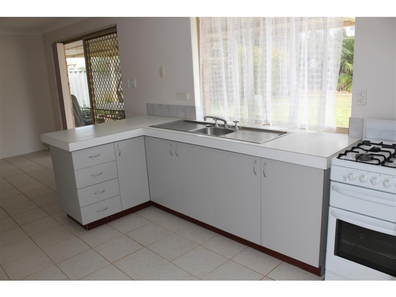 4 Bryah Court, Yangebup WA 6164