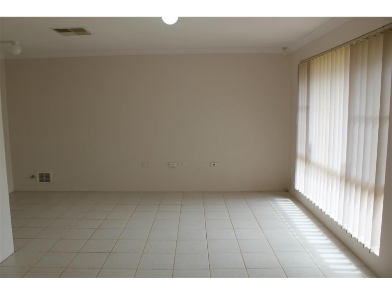 4 Bryah Court, Yangebup WA 6164