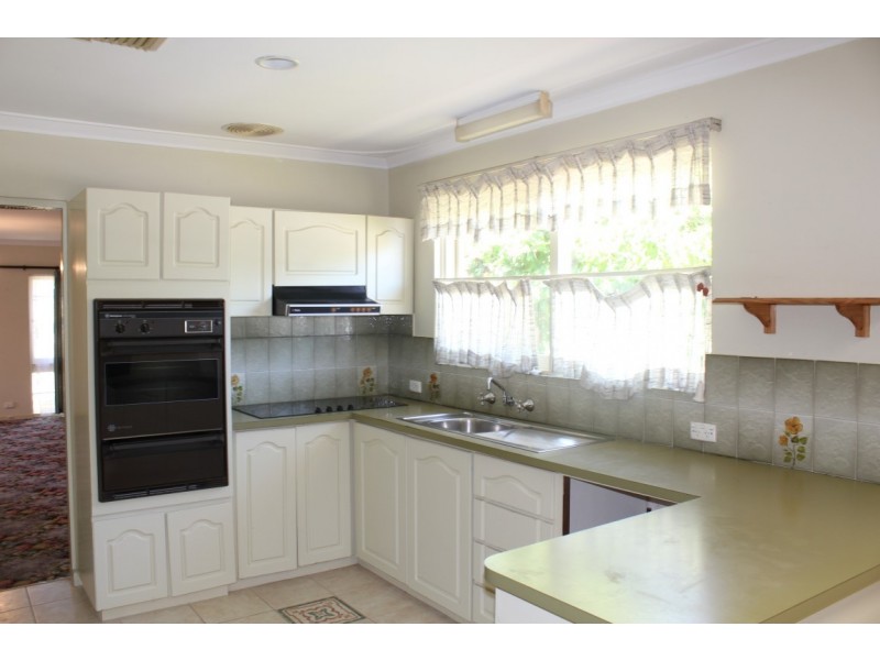 27 Alaska Crescent, Southern River WA 6110