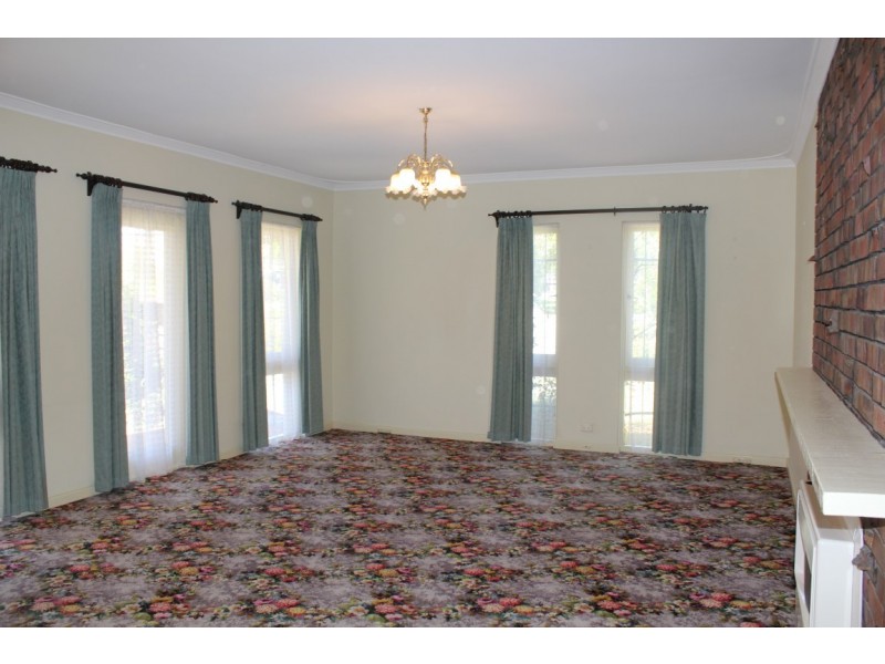 27 Alaska Crescent, Southern River WA 6110