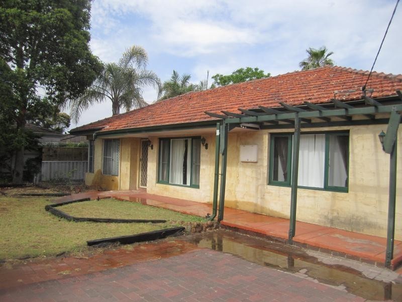 26 Tudor Avenue, Shelley WA 6148