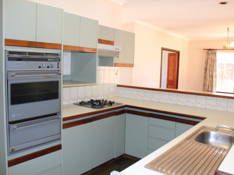 26 Tudor Avenue, Shelley WA 6148