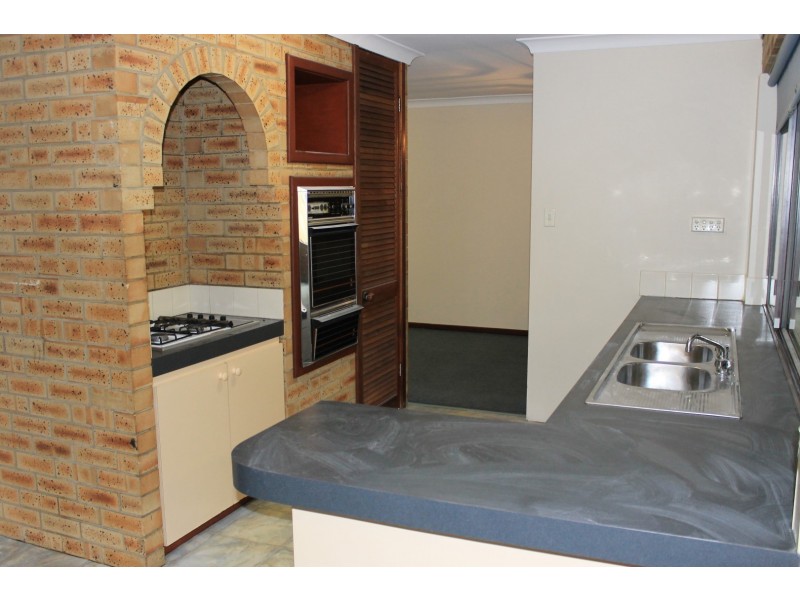 8 Renou Way, Bateman WA 6150