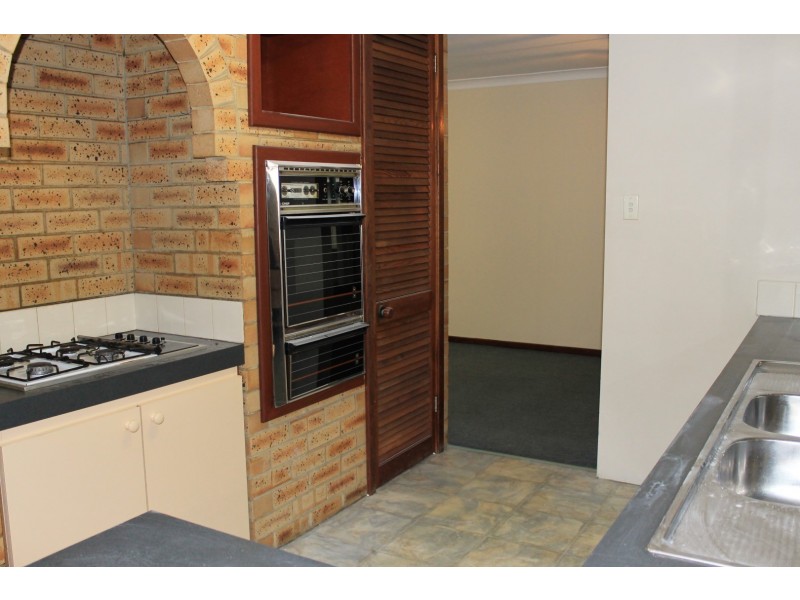 8 Renou Way, Bateman WA 6150