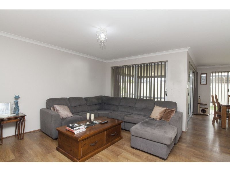 21 Calder Way, Atwell WA 6164