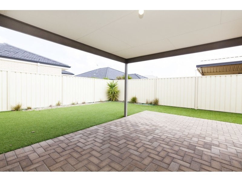 21 Calder Way, Atwell WA 6164