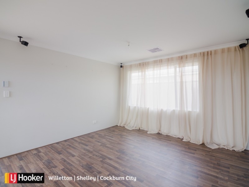 22 Riva Entrance, Piara Waters WA 6112