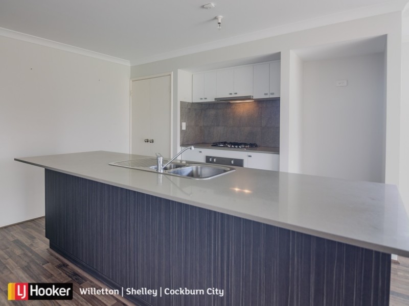 22 Riva Entrance, Piara Waters WA 6112