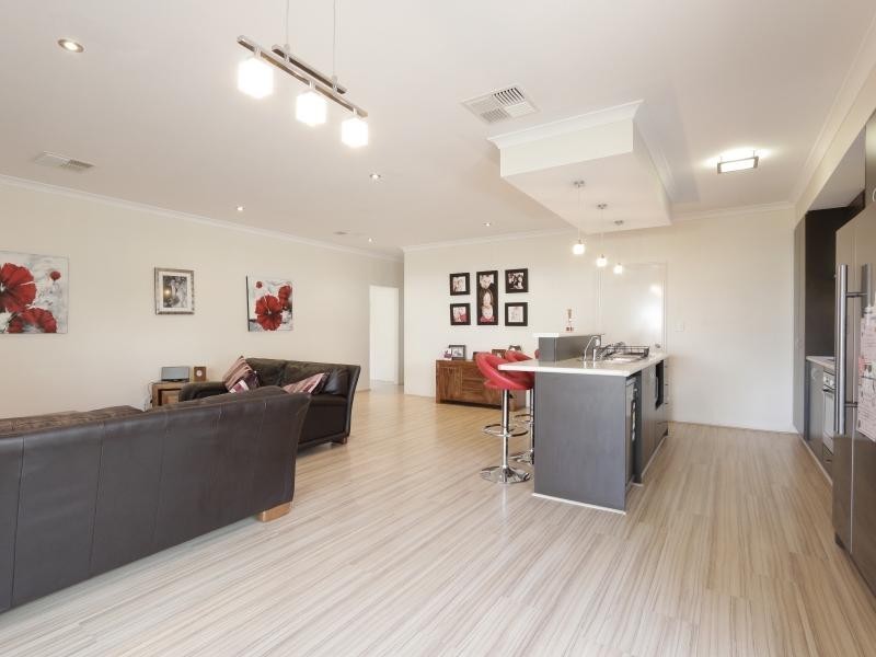 15 London Link, Aubin Grove WA 6164