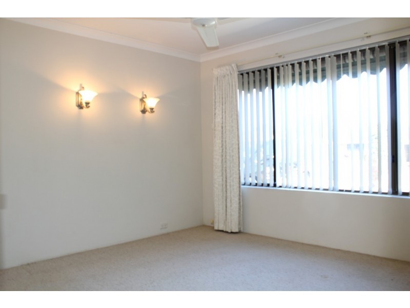 33 Dotterel Way, Yangebup WA 6164