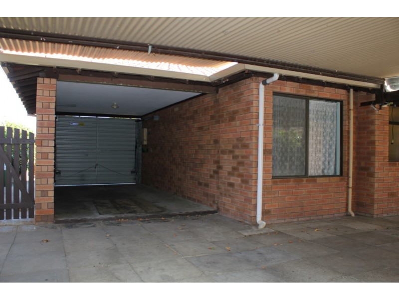 33 Dotterel Way, Yangebup WA 6164