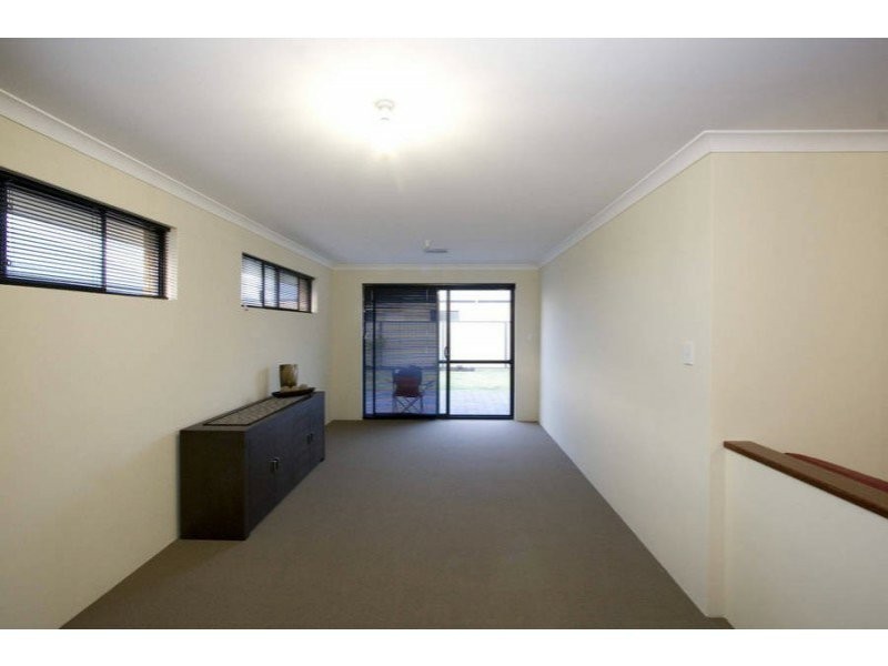 6 Versailles Parkway, Aubin Grove WA 6164