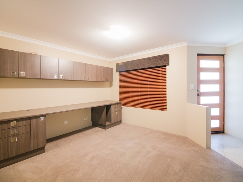 8 Kabbarli Court, South Lake WA 6164