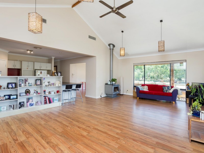 209 Bournbrook Avenue, Byford WA 6122