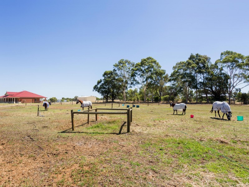 209 Bournbrook Avenue, Byford WA 6122
