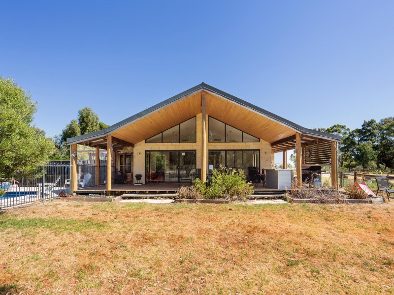 209 Bournbrook Avenue, Byford WA 6122
