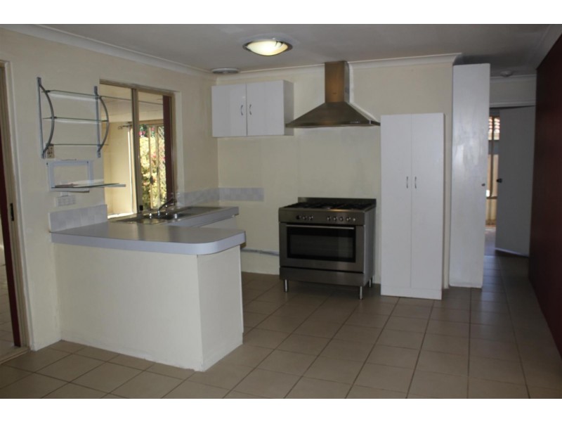 8 Blackthorne Crescent, South Lake WA 6164