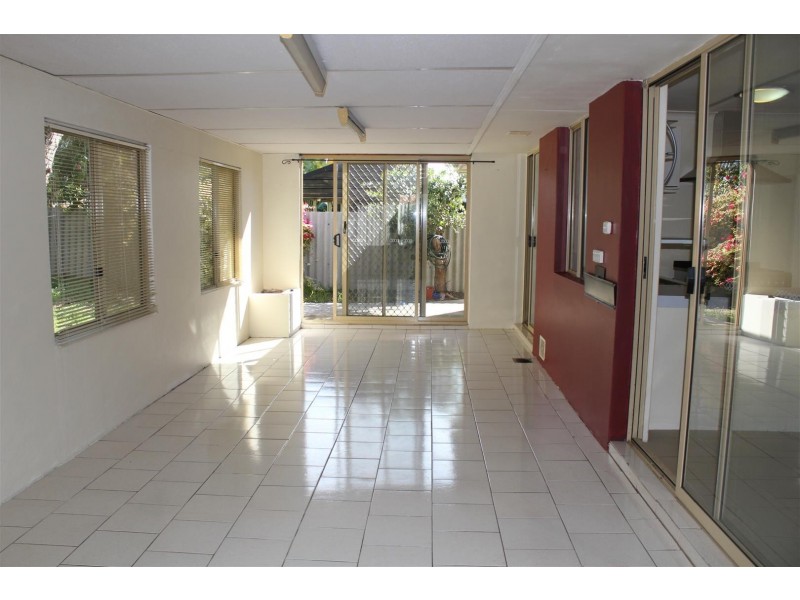 8 Blackthorne Crescent, South Lake WA 6164