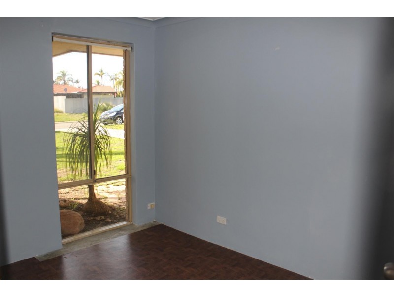 8 Blackthorne Crescent, South Lake WA 6164