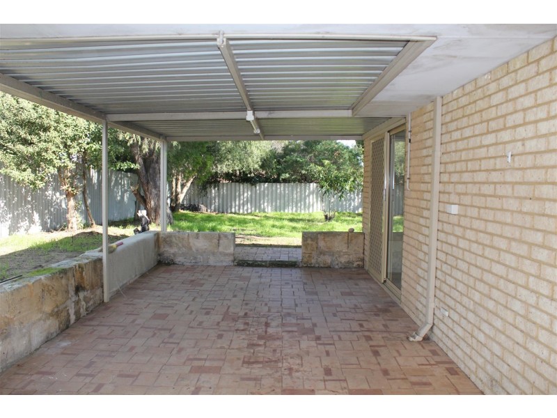 8 Blackthorne Crescent, South Lake WA 6164