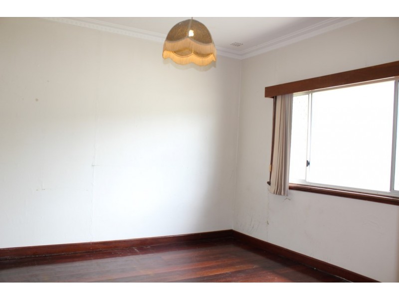 117 Forrest Road, Hamilton Hill WA 6163