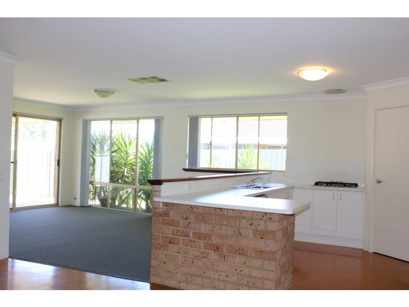 14 Whitlock Crescent, South Lake WA 6164