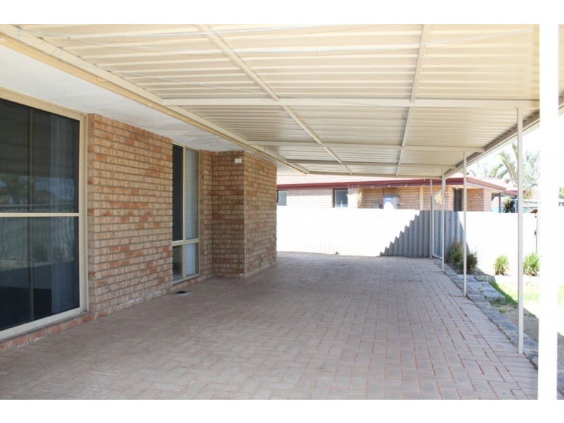 14 Whitlock Crescent, South Lake WA 6164