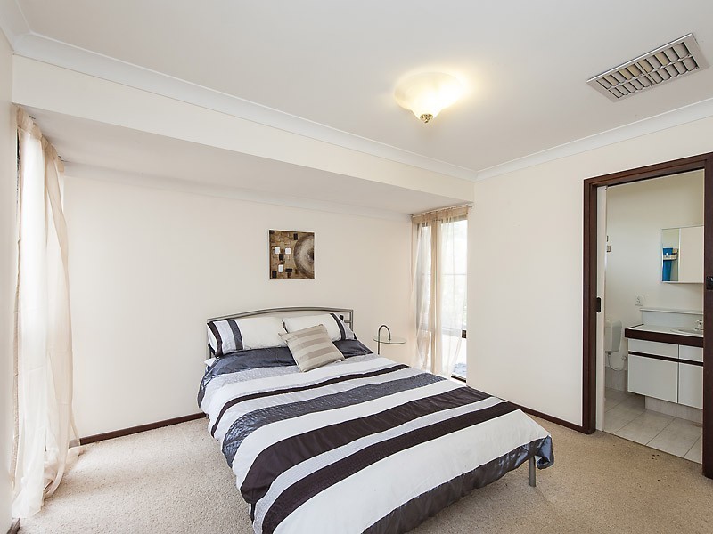 11 Fabian Close, Willetton WA 6155