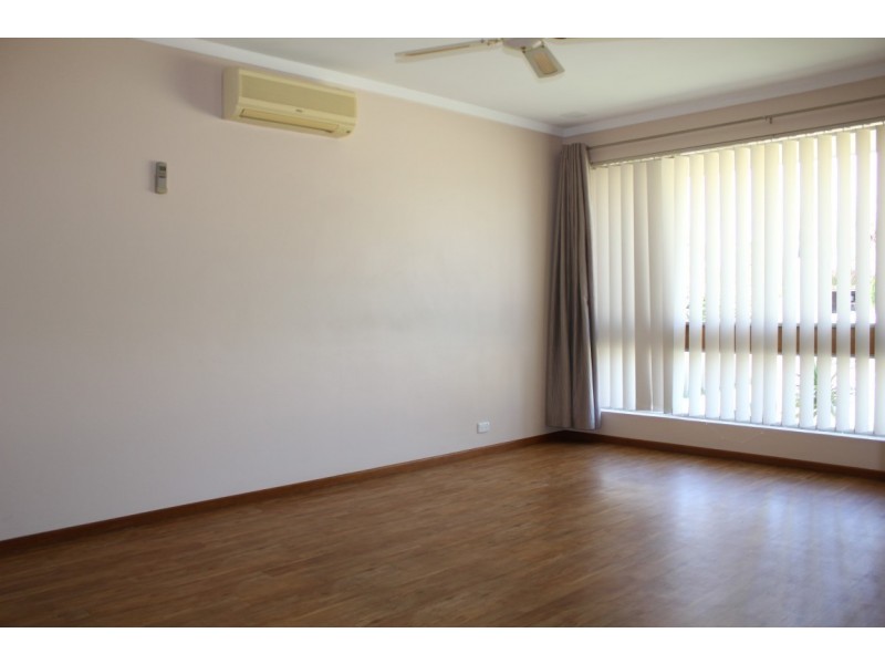 11 Sussex Street, Spearwood WA 6163