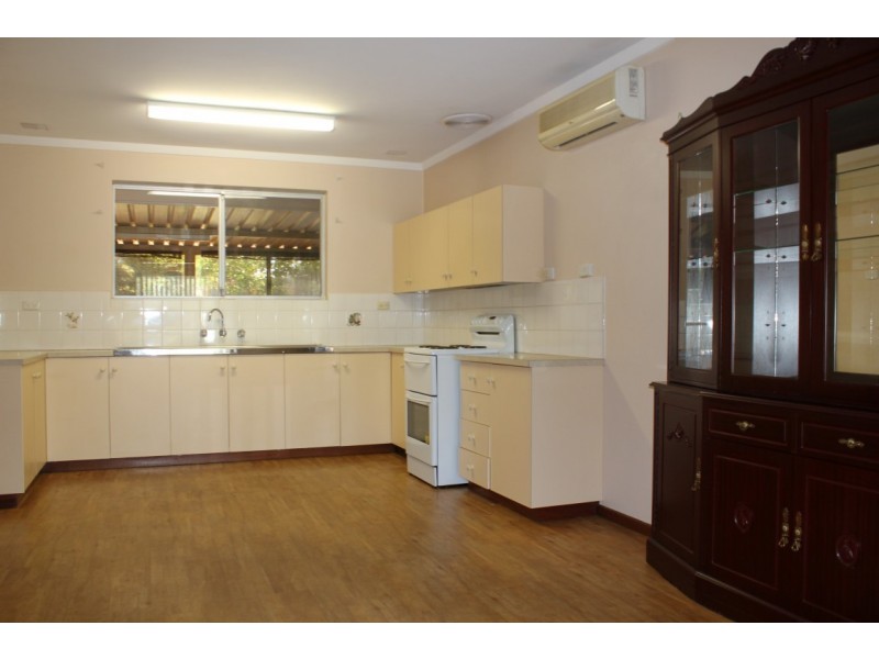 11 Sussex Street, Spearwood WA 6163