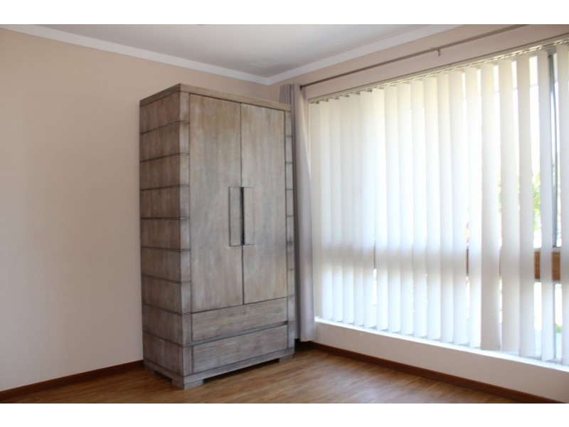 11 Sussex Street, Spearwood WA 6163