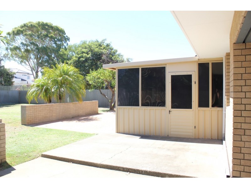 11 Sussex Street, Spearwood WA 6163