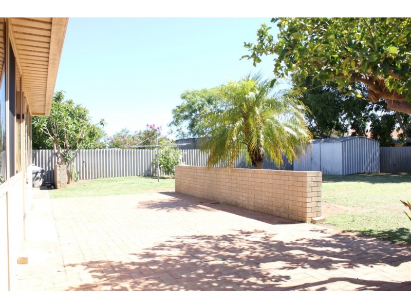 11 Sussex Street, Spearwood WA 6163