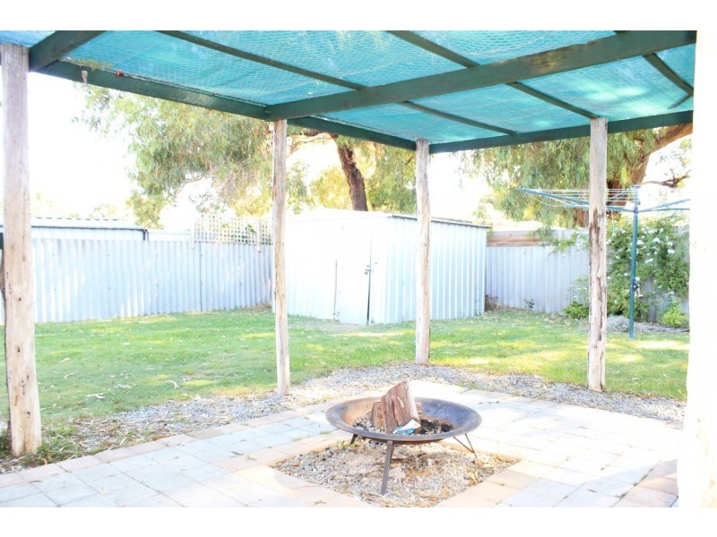 7 Cowan Place, Safety Bay WA 6169