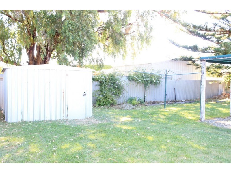 7 Cowan Place, Safety Bay WA 6169