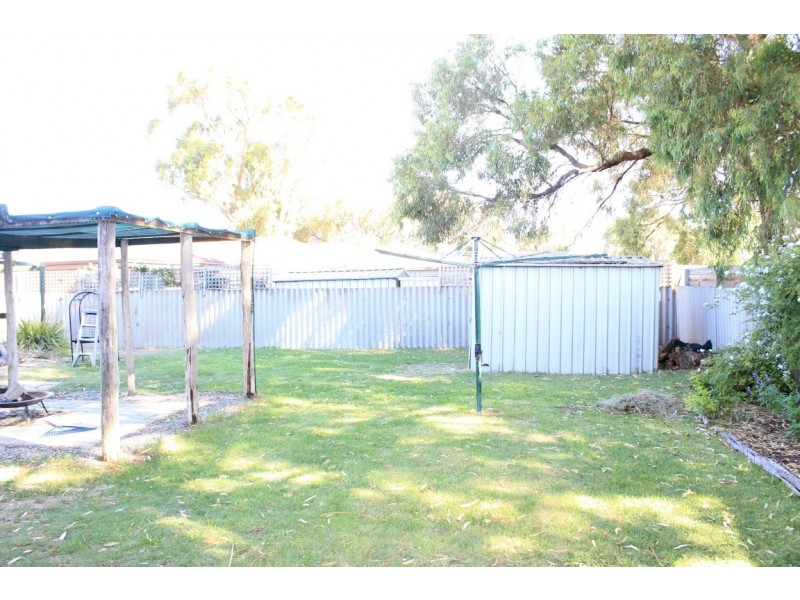 7 Cowan Place, Safety Bay WA 6169